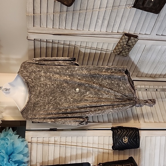 Guilded intent brand distressed TShirt - Picture 4 of 10